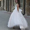 Tulle Flower Girl Pageant -klänningar med handgjorda blommor 2020 Ny babyflickan Party Wear Princess Första nattvardsklänningar