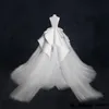 Abiti da sposa eleganti in raso e tulle Abiti da sposa sexy con lacci senza schienale Abiti da sposa con strascico increspato Ballo su misura Go6431452