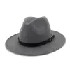 Mode plaine ceinture boucle décor laine feutre Jazz Fedora chapeaux à large bord hommes femmes Panama Trilby casquette amoureux Gentleman chapeau