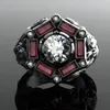 Fashion Black Gold Sapphire Anello nuziale Materiale in acciaio inossidabile Neutro Ruby Diamond Black Pattern Engagement Anniversary Party 199W