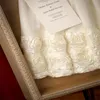 赤ちゃんガールズレースアップリケドレスのための上品な洗礼のドレスサテン真珠の長いバプテスマのドレスタフタの最初のコミュニケーションガウン
