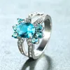 Luxo fêmea aqua azul anel de cristal moda clássico cor prata anéis de casamento para mulheres cute oval oco grande anel de noivado