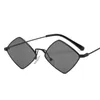الأزياء المعادن المعين نظارات المرأة غير النظامية خمر إطار صغير نظارات الشمس حملق uv400 السيدات oculos gafas دي sol1