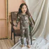 10 Stiller Noel Çocuk Pijama Takımı Noel Baba Karikatür Dinozorlar Üst + Pantolon 2pcs / Set Erkek Çocuklar Kız Ev Giyim yazdır