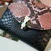 2020 Designer nieuwe stiksels snake patroon portemonnee kleine portemonnee vrouwen korte Europese en mooie vrouwen portemonnee mode drievoudige coi284U