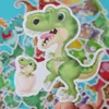 50 stks cartoon kinderen dinosaurus baby dier stickers pack niet-willekeurige fiets bagage sticker laptop skateboard motor water flessticker