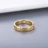 Venta de productos Personalidad de anillo de oro Simple para el anillo de amantes Anillo de moda Anillos plateados de alta calidad Joyería Suministro8212835