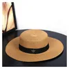 Szerokie brzegowe czapki Słońce Small Bee Straw Hat European and American Retro Gold Braided Kobieta luźna krem ​​przeciwsłoneczny Słonecznia płaska czapka HA278X