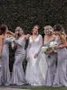 Silbernes, trägerloses Meerjungfrau-Brautjungfernkleid 2021, gerüschtes Satin, lange Trauzeugin-Kleider, günstiges Hochzeitsgastkleid