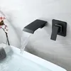 Basin Waterval kraan Mixer Wand gemonteerd Zwart Matte enkele handgreep in-wand badkamer wastafel kraan 2 gaten lot koude kraan torneira