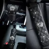 Mode Femmes PU Cuir Couverture de volant de voiture Strass Crystal Ceinture de sécurité Accessoires de style de voiture Moulures intérieures1