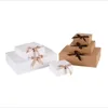 Flip Cover di piccole e grandi dimensioni Confezione regalo di pasticceria in cartone di carta kraft marrone bianca con fiocco per confezioni regalo di Natale Scatole di macaron