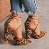 Klänningskor 2021 Högklackat Kvinnor Sommar Fashion Square Heel Pekad Toe Casual Lace Up Leopard Print Bröllopsfest Plus Storlek Dampumpar1