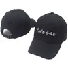 Который в душе белый розовый черная вышивка изящная бейсболка для женщин Мужчина повседневная изогнутая изогнутая папа шляпа шляпа Sun Hat Bone9686637