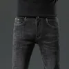 到着デザイナーバッグLuxurys Mens Jeans Autumn Style Slim-Leg Jean Fashion Men PantsビジネスレジャーズボンUS EUサイズW29-W40283R