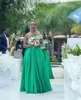 Grön en axel lång brudtärna klänningar 2021 med lysande pärlor A-line Maid of Honor Gowns Party Billiga Vestido de Festa