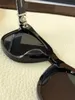 Chrome Penetranusr Neue Sonnenbrille Mode Design Cat Eye Plate Rahmen Klassiker Vintage -Stil vielseitig beliebte UV400 -Schutzbrillen im Freien