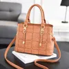 PU Leather Large Capacity Woman Handbag Grid Shoulder Bag Fashion Casual Luxury Designer Crossbody Bag Ladies Purse Bag Mama Bags