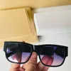 Okulary przeciwsłoneczne Mężczyźni Klasyczny Wycinanka Świątynia 4369 Okulary UV400 Czarny Sport Styl Okulary Designer Kobiety Oryginalne pudełko