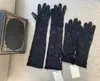 черные перчатки мода