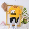 ファッション秋の冬の女の赤ちゃん服新しい子供の男の子はTシャツパンツを厚くします2pcs/セット幼児カジュアルコスチュームキッズ