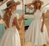 Abiti da sposa corti per la sposa 2021 Lunghezza al ginocchio Raso Bianco Senza maniche Abiti da sposa A-line Splendido Schiena scoperta Ruffles vestidos de mariee