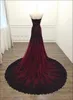 2022ヴィンテージブラックアンドブルゴーニュレッドゴシックウェディングドレスマーメイド恋人レースチュールビクトリア朝のブライダルガウンプラスサイズのコルセット花嫁のドレス