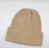 Autunno Moda maglia invernale cappelli caldi donna e uomo cappello vento Berretto lavorato a maglia Cappello di lana 5 colori Cappelli lavorati a maglia nero bianco blu spedizione gratuita ECONOMICO