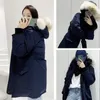 2023 Doudoune Goose Down Coat Women Winter Jacket Real Wolf Fur Collar Hooded Outdoor WarmとWindproof Coatsが取り外し可能なキャップレディースパーカ4スタイル