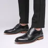 جودة عالية الرجال الأحذية الجلدية حقيقية البروغ الأحذية جولة تو أوكسفورد الرسمي مكتب الأعمال مكتب الزفاف
