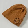 M292 Nuovo cappello lavorato a maglia da donna autunno inverno Sorriso ricamo berretti caldi berretti cappello lavorato a maglia da donna
