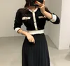 한국어 우아한 니트 롱 드레스 여성 색상 차단 된 단일 브레스트 긴 소매 O 넥 A 라인 Pleated Dresses Vestidos 2021