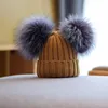 Ny modedesigner härlig söt dubbel riktig päls tjock stickad avslappnad vinterfjäder varma hattar för studenter flickor kvinnor män ki7605513