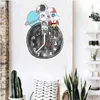 ノルディックサイレント運動の壁掛け時計現代の子供の寝室の壁時計創造的な漫画かわいい宇宙飛行士の再販されている家の装飾HX50WC H1230