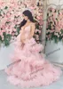 Lekkie Różowe Prom Dresses Spaghetti Paski W ciąży Damska Dress Ruffles Train Sheer Maternity Suknie na sesję zdjęciowej