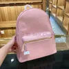 Luxur Designer M Women Fashion Bags Lady Bags Kawaii Knapsack Artwork Zipper gratis hänge mode -ryggsäck