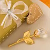 Maßgeschneidertes Hochzeits-Bastelgeschenk mit Papier-Aufbewahrungsbox, bunte Kristallglas-Rosenblume als Valentinstagsgeschenk