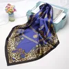 Szaliki Leopard Print for Women Satin Satin Hidżab Scarf Female 90cm90cm Fashion Square Shawl Scalfs Panie 20216403482