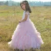Çocuklar Güzel Kız Elbise için Sevimli Pembe Tül Katmanlı Ruffles A Hattı Çiçek Kız Elbise Kısa Kollu Dantel prenses Düğün törenlerinde