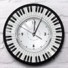 Klawisze fortepianowe zegar ścienny z czarną metalową ramką studio muzyczne do reci pianino ścienny wystrój timepiece reloj de pared zegarka lj200827