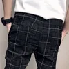 Nowe spodnie Mężczyźni Slim Fit Brytyjska Plaid Męskie Spodnie Moda Wysokiej Jakości Summer Casual Młody Człowiek Hip Hop Spodnie Mężczyzna Gorąca Sprzedaż 200930