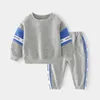 Jungen Herbst 2021 New Children's Modes Sportanzug langärmelige T-Shirt-Hosen 2-Stück-Sets Freizeit-Outfit Set Tracksuit G220310