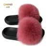 Kvinnor Summer Real Fur Slippers Kvinna Söta fluffiga husskor Plush Fox Hair Ry Woman Slides Flip Flops Sandaler 0227