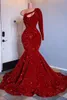 DHL Red One Shoulder paljetter Mermaid Prom Dresses Long Sleeve Ruched aftonklänning plus formell Party Wear