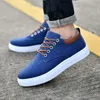 2021 Erkekler Moda Rahat Ayakkabılar Tuval Sneakers Siyah Beyaz Mavi Gri Kırmızı Erkek Koşu Yürüyüş Tarzı Out Çıkış