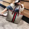 2022 fábrica por atacado moda europeia e americana bolsa tote de grande capacidade bolsa casual versátil feminina bolsa portátil de um ombro