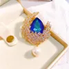 Spille, spille Cristallo strass blu classico per le donne Ciondolo a goccia Spilla Spilla Gioielli da sposa Spilla Bijoux De Luxe