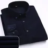 Plus storlek 6xl Autumn/Winter Warm Quality 100%Cotton Corduroy Long Sleeved Button Collar Smart Casual Shirts For Men bekväm 220222