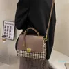 Bolsos cruzados de cuero de PU pequeños de diseñador con asa corta para bolsos y bolsos de señora para mujer