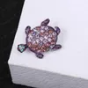 Kolorowe Rhinestone Turtle Brooches Pinki dla kobiet Mężczyźni Party Zwierząt Płaszcz Przyczynowy Płaszcz Broszki Pinki Prezenty